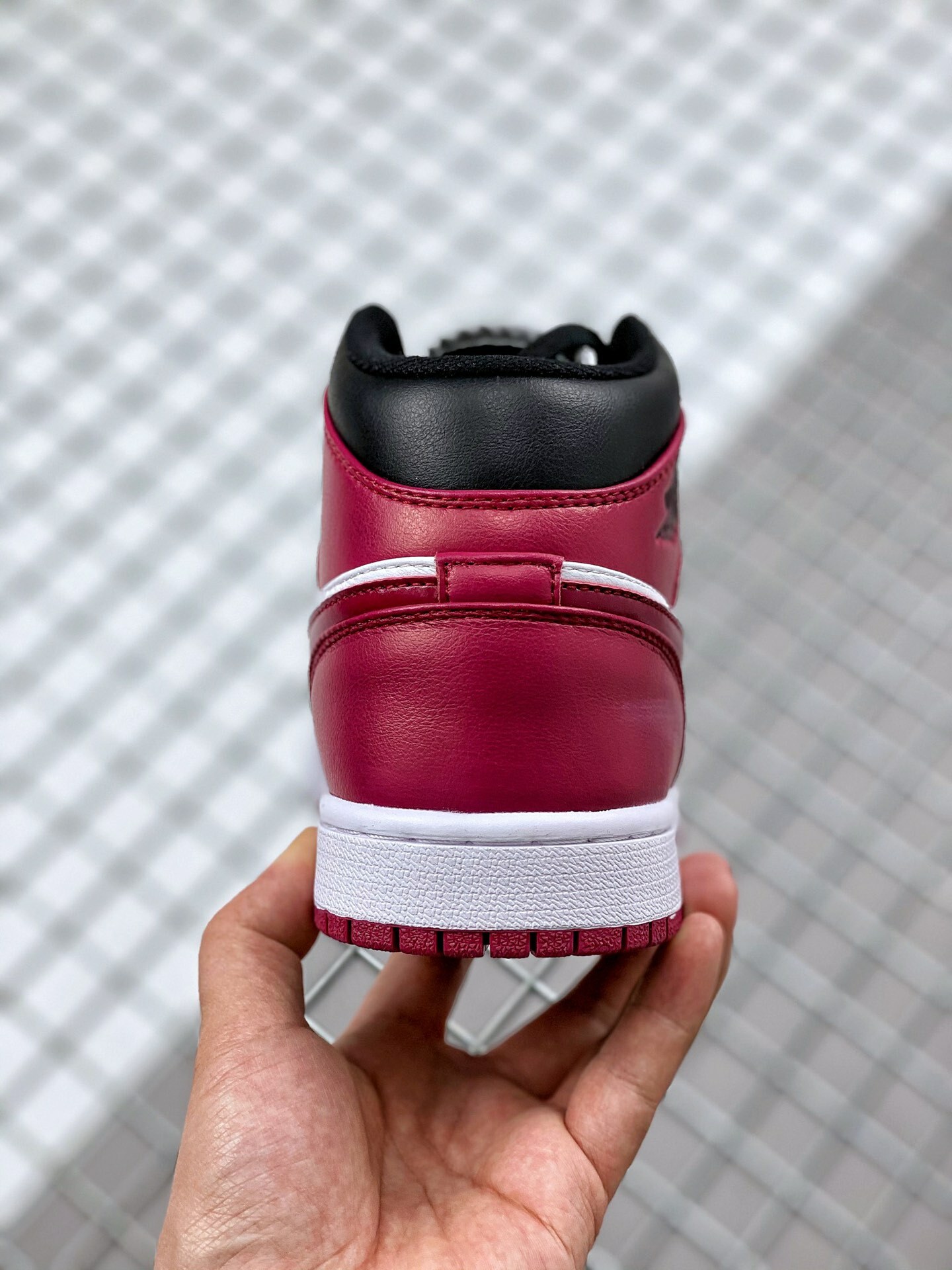 130 AJ1 Mid 36-45 (16).jpg