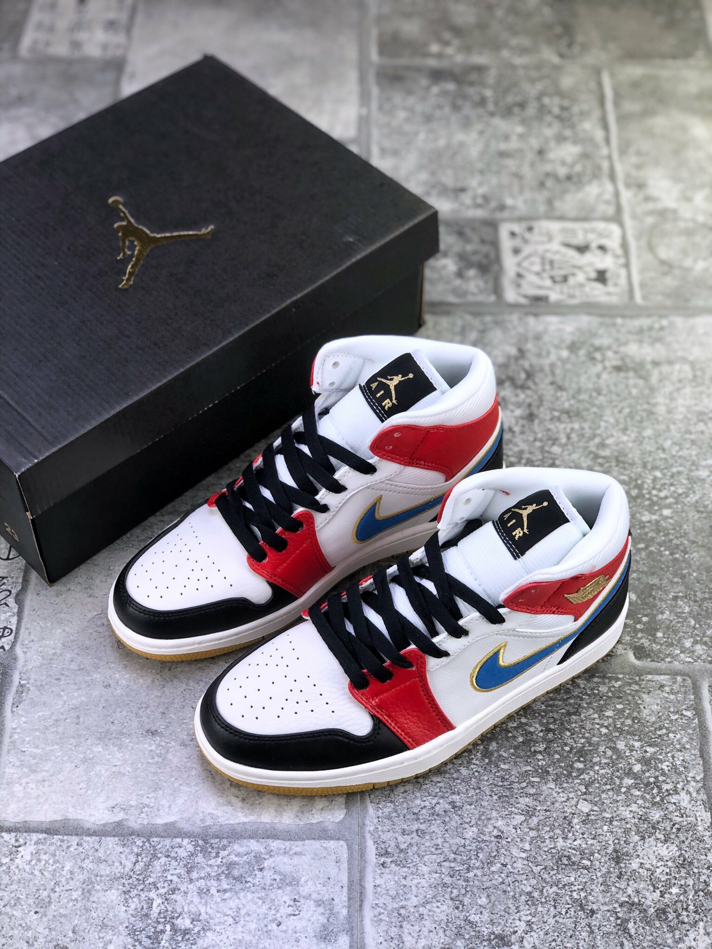 130 AJ1 Mid 36-45 (6).jpg