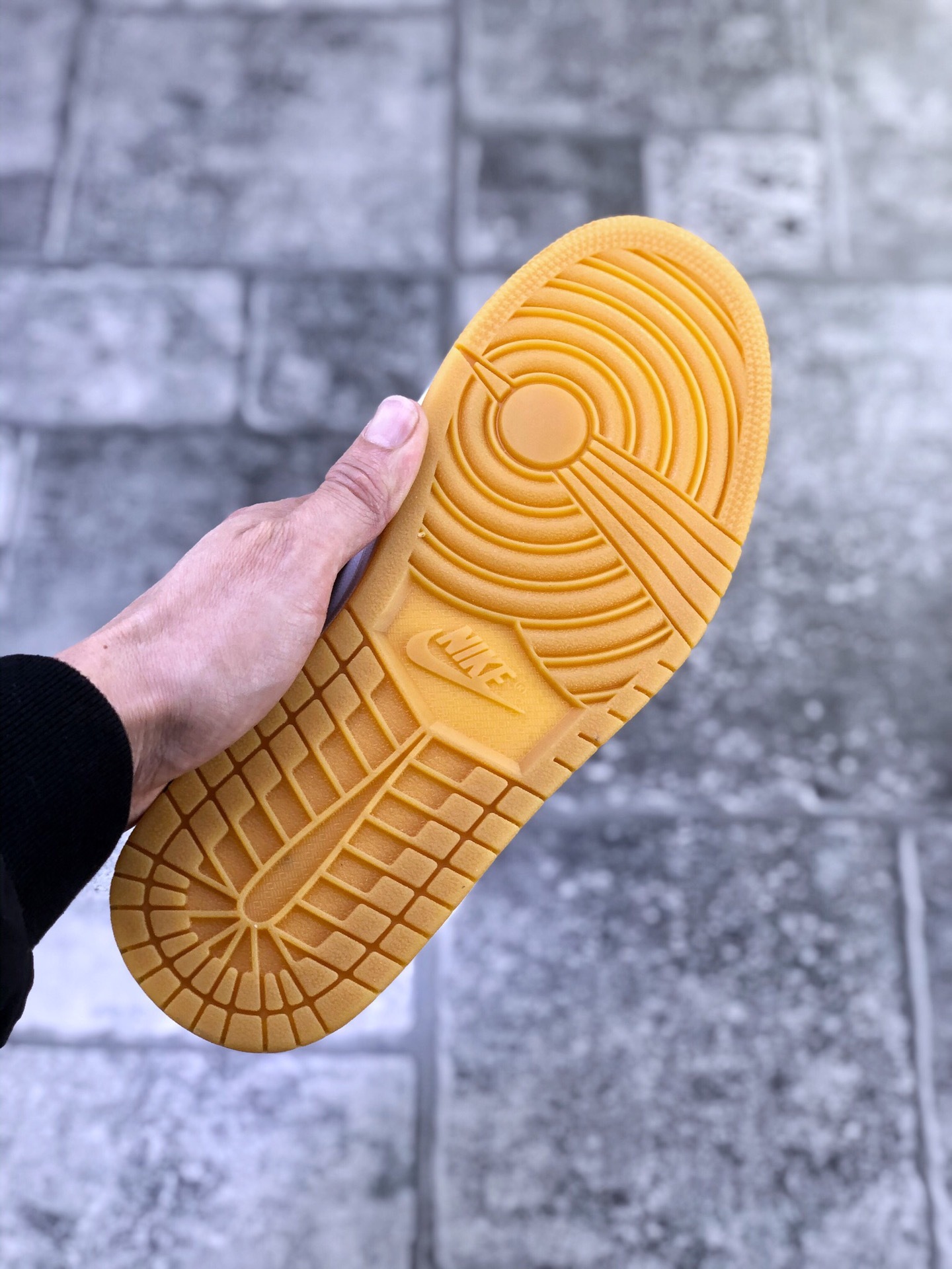 130 AJ1 Mid 36-45 (7).jpg