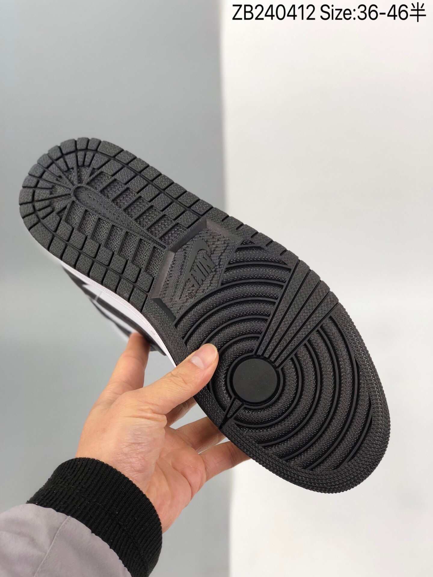 130 AJ1 Mid 36-46 (5).jpg