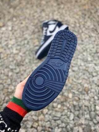 140 AJ1 36-45 Half (17).jpg