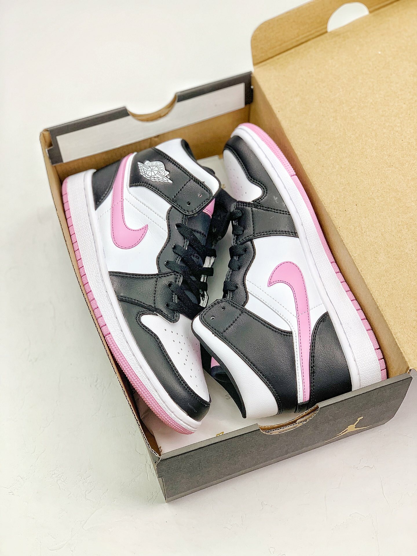 160 AJ1 Mid 36-39 (3).jpg