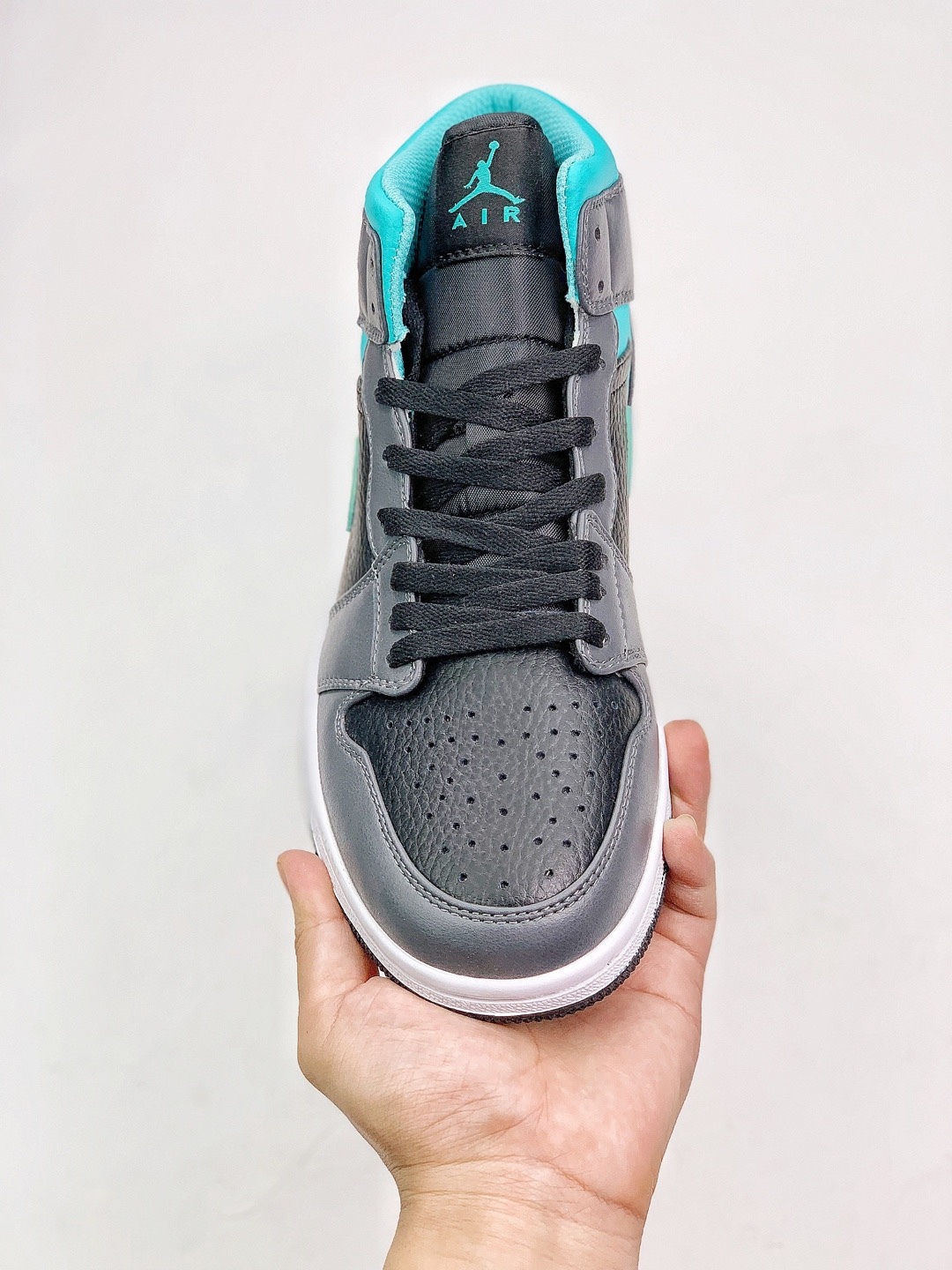 160 AJ1 Mid 36-45 (29).jpg