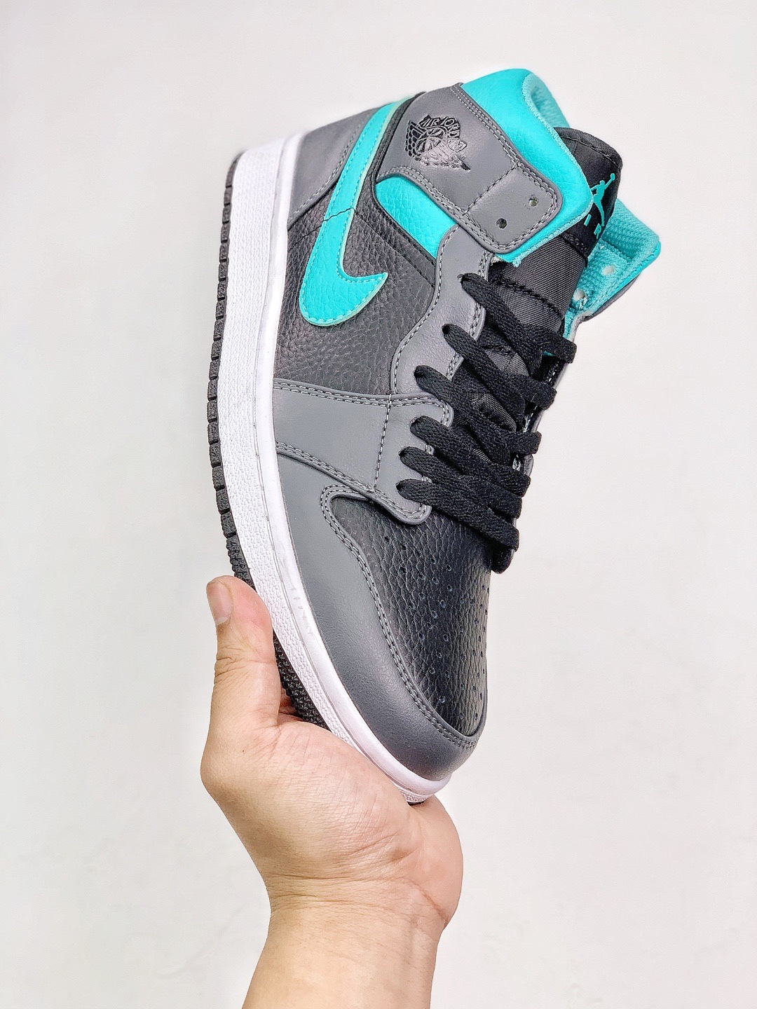 160 AJ1 Mid 36-45 (33).jpg