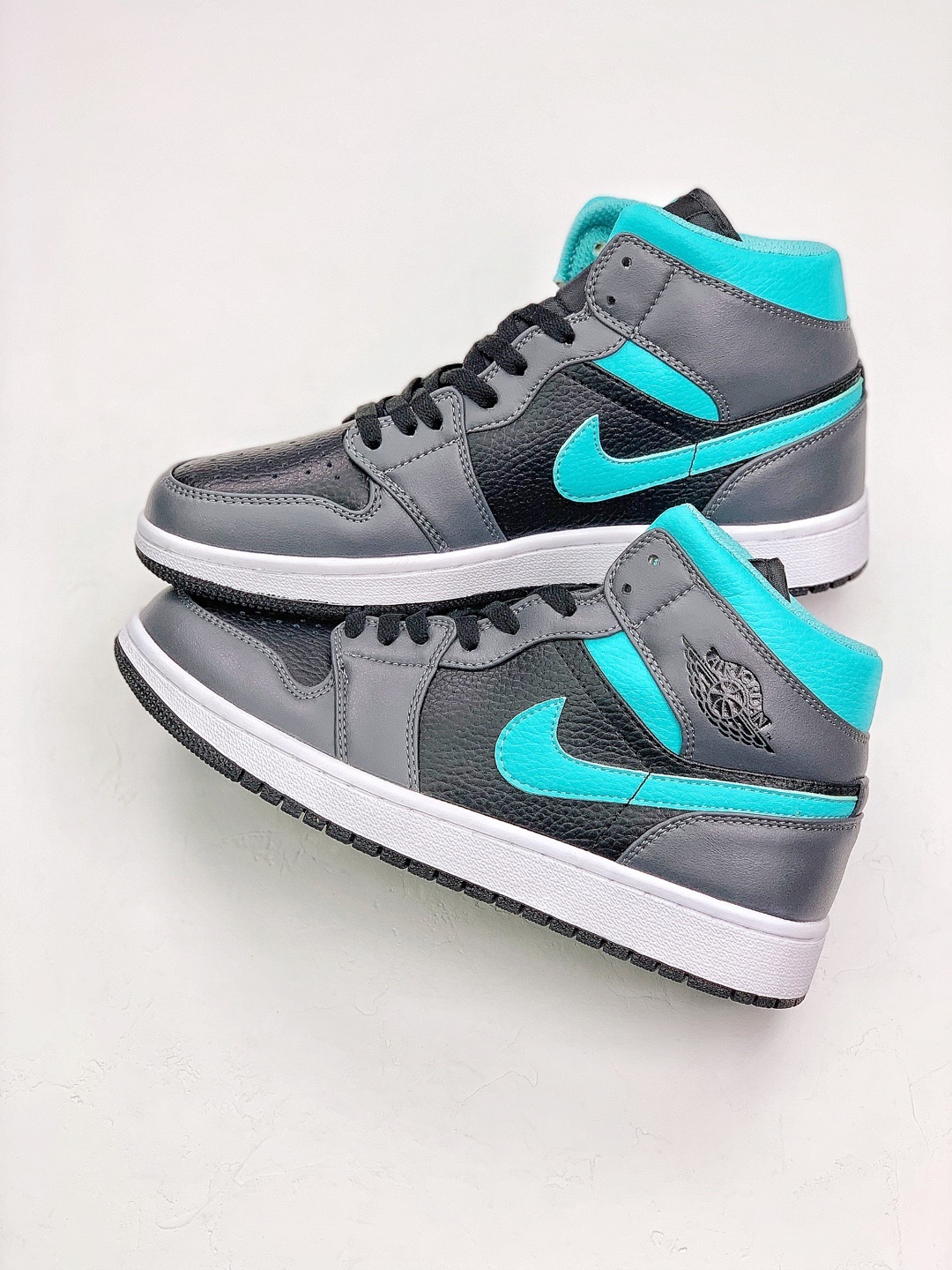 160 AJ1 Mid 36-45 (34).jpg