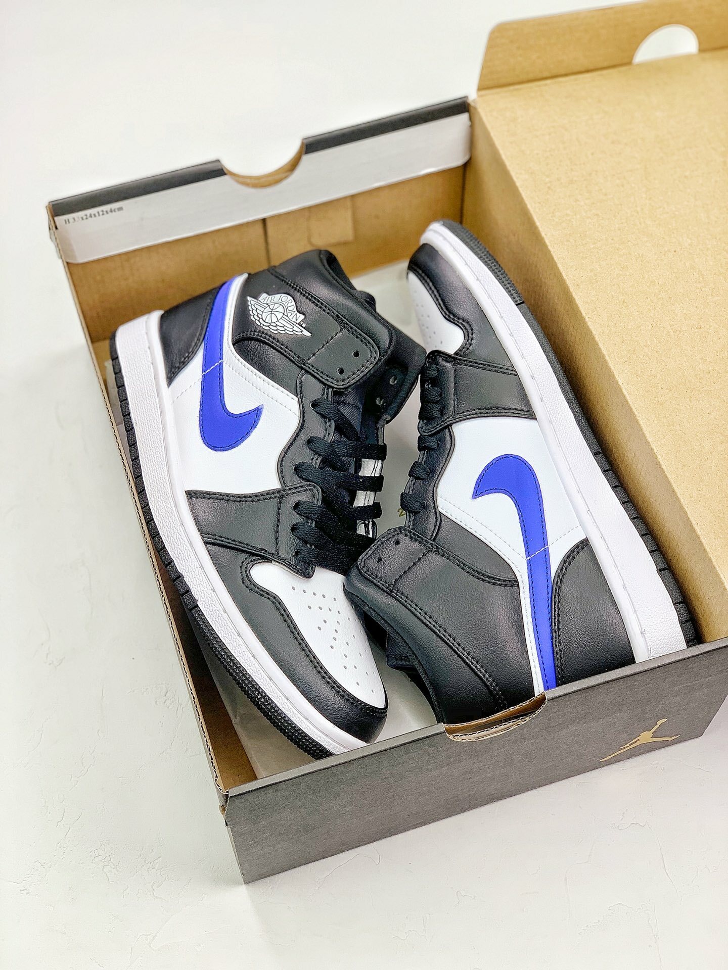 160 AJ1 Mid 36-45 (81).jpg