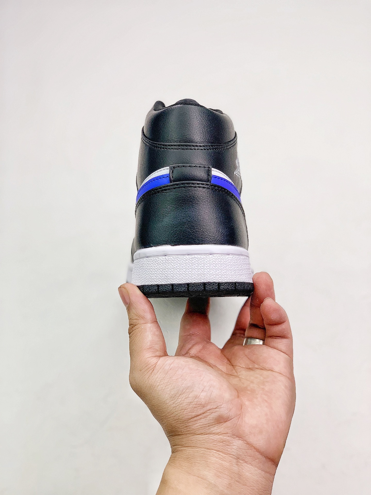 160 AJ1 Mid 36-45 (85).jpg
