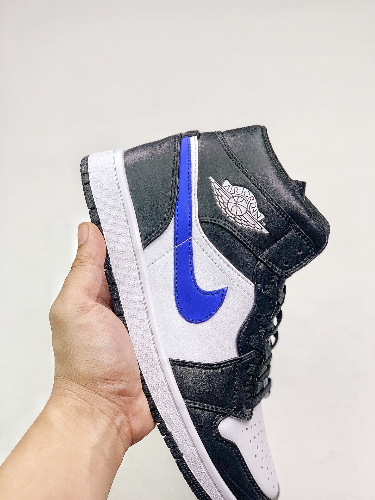 160 AJ1 Mid 36-45 (89).jpg