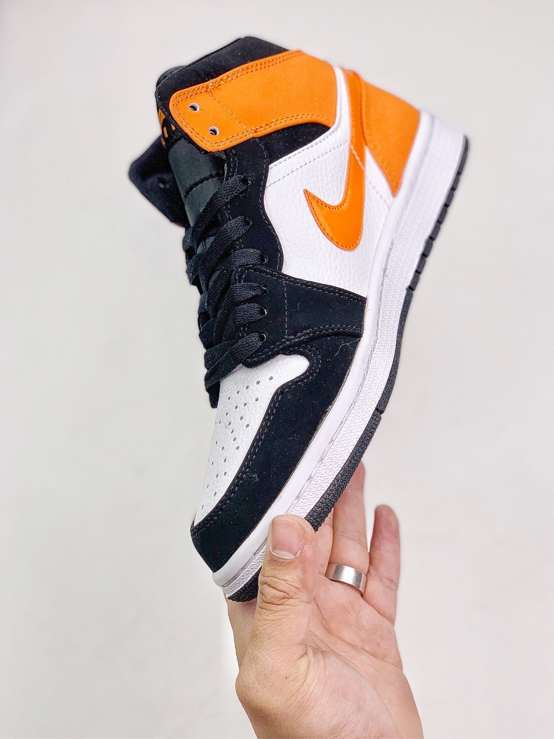 160 AJ1 Mid 36-45 (40).jpg