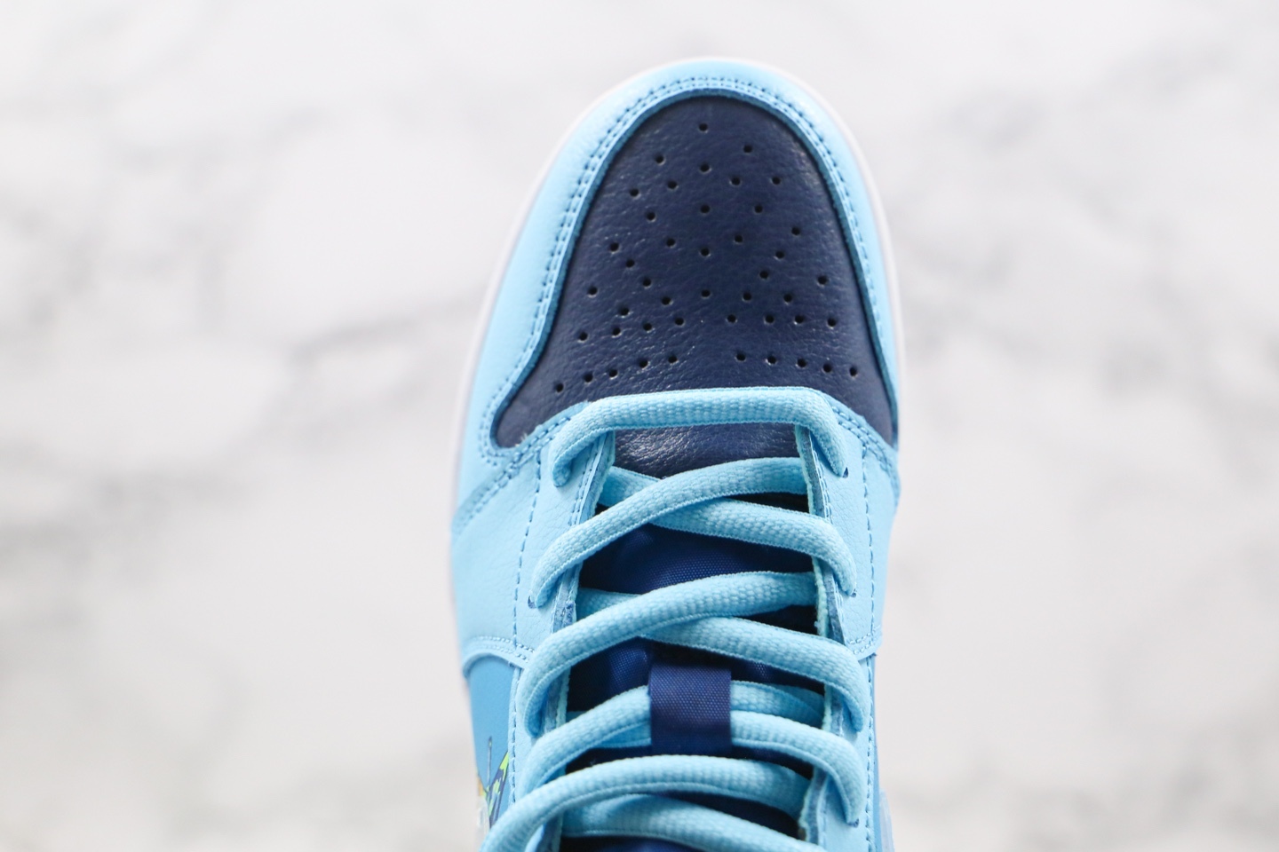 240 AJ1 Mid 36-40 (8).jpg