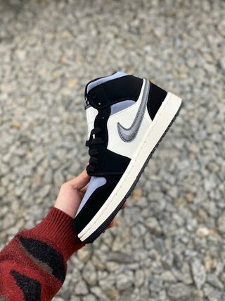 140 AJ1 36-45 Half (25).jpg