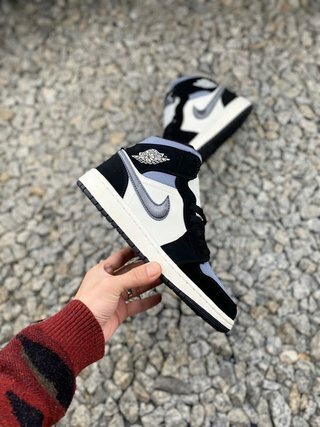 140 AJ1 36-45 Half (26).jpg