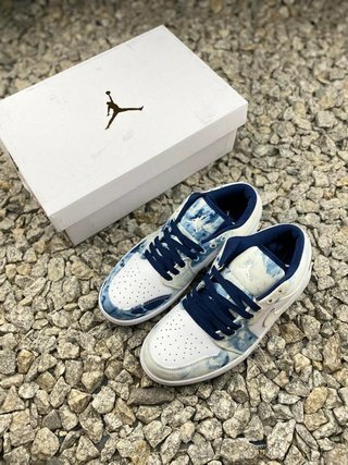 140 AJ1 Low 36-45 Half (9).jpg