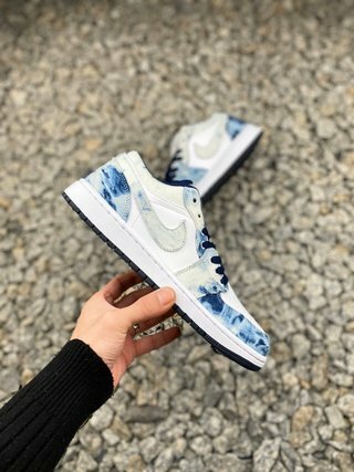 140 AJ1 Low 36-45 Half (12).jpg
