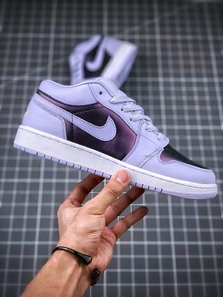 200 AJ1 35.5-40 Half (6).jpg