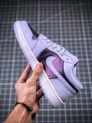200 AJ1 35.5-40 Half (7).jpg