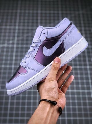 200 AJ1 35.5-40 Half (8).jpg