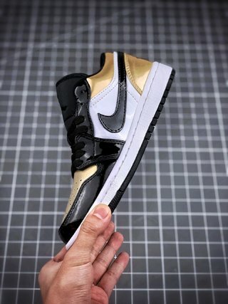 200 AJ1 Low 36-46 Half (1).jpg