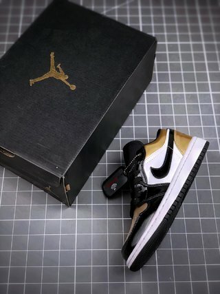 200 AJ1 Low 36-46 Half (5).jpg