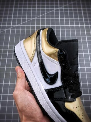 200 AJ1 Low 36-46 Half (8).jpg