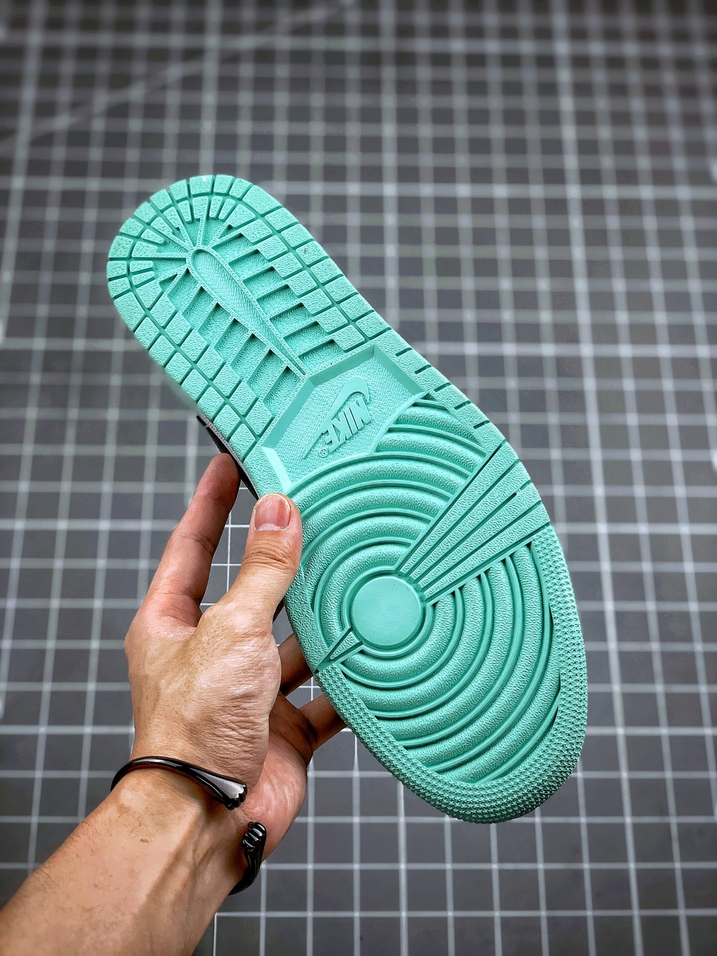 200 AJ1 Low 36-46 Half (21).jpg