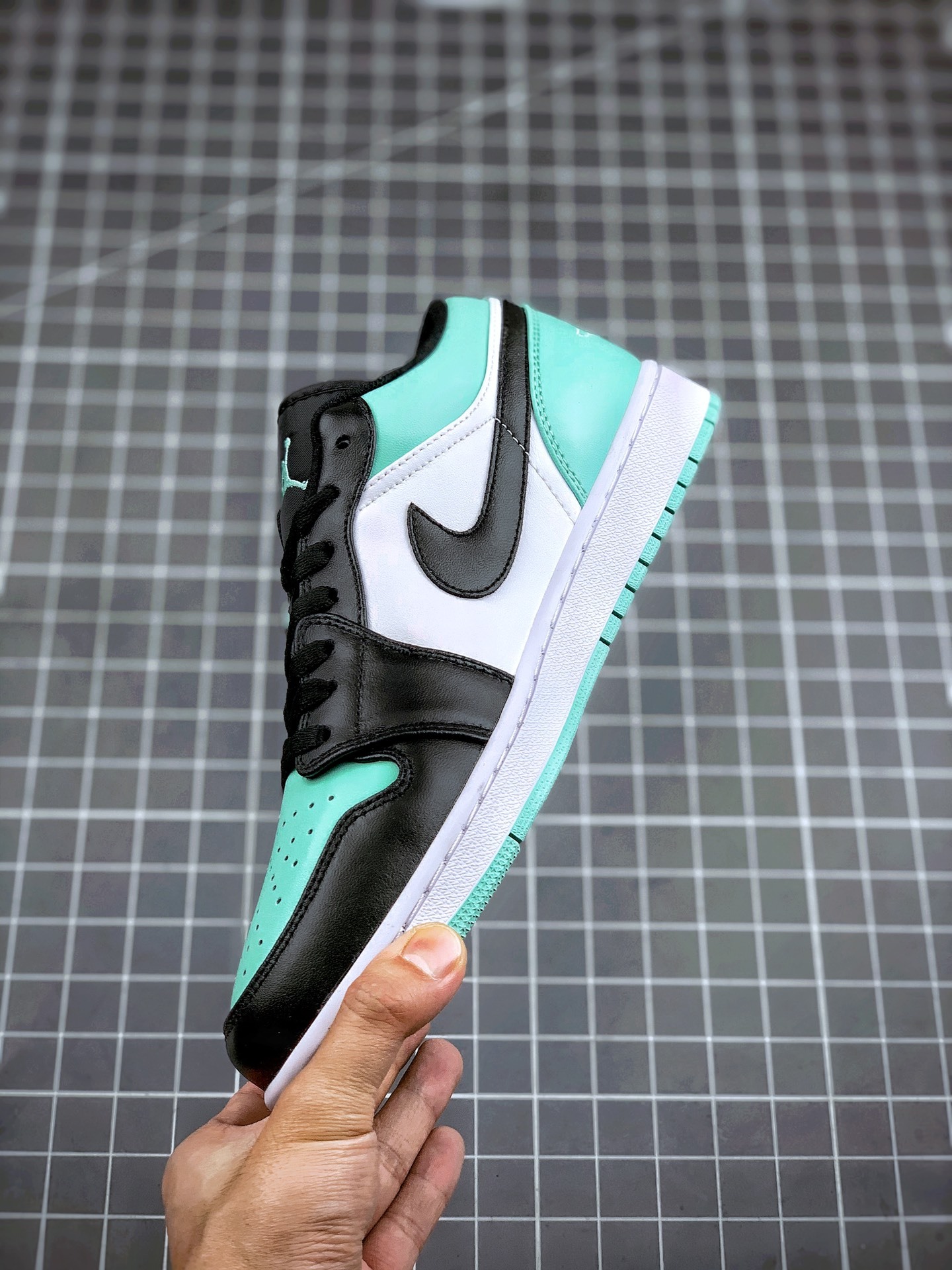 200 AJ1 Low 36-46 Half (26).jpg