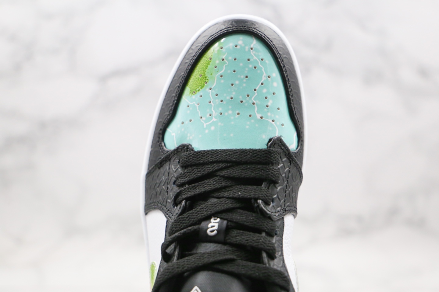 240 AJ1 Mid 40-45 Half no 44.5 (10).jpg