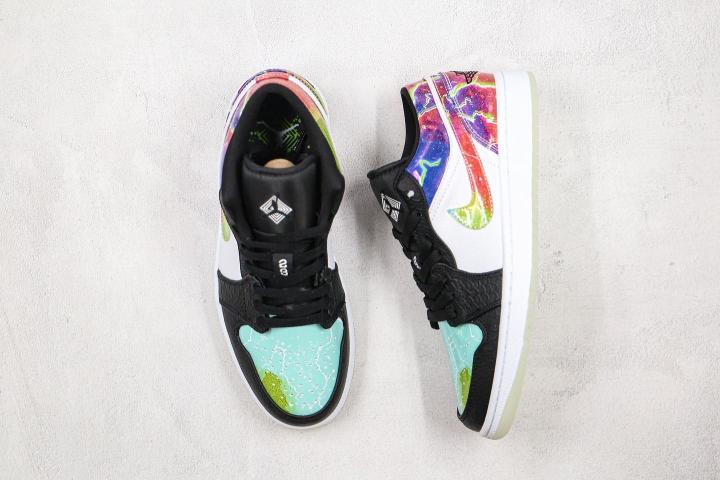 240 AJ1 Mid 40-45 Half no 44.5 (13).jpg