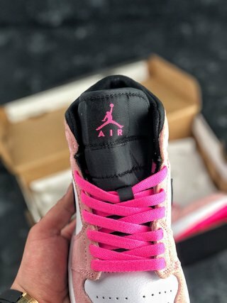 160 AJ1Mid Crimson Tint 36-45 got 44.5 (7).jpg