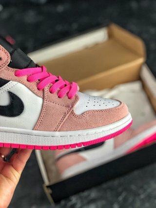 160 AJ1Mid Crimson Tint 36-45 got 44.5.jpg