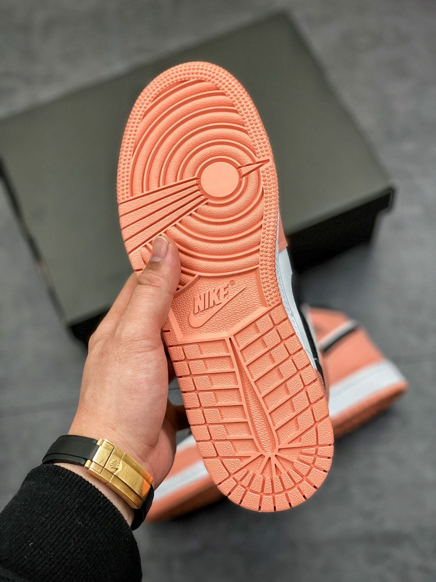 180 AJ1Mid 36-40 no 44.5 (1).jpg