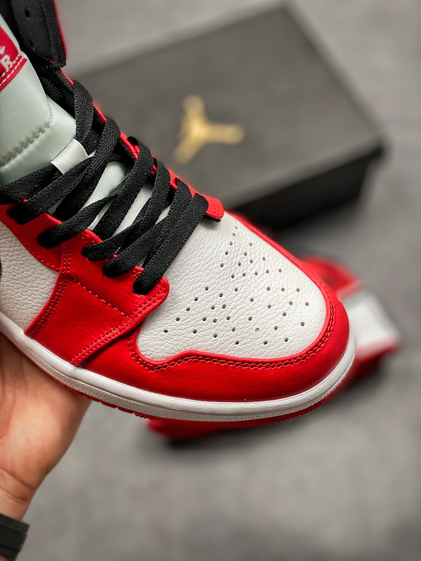 180 AJ1Mid 36-45 got 44.5 (18).jpg