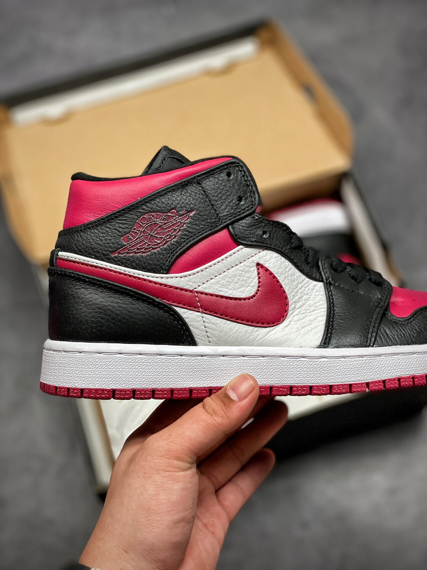 180 AJ1Mid 36-45 got 44.5 37 (1).jpg
