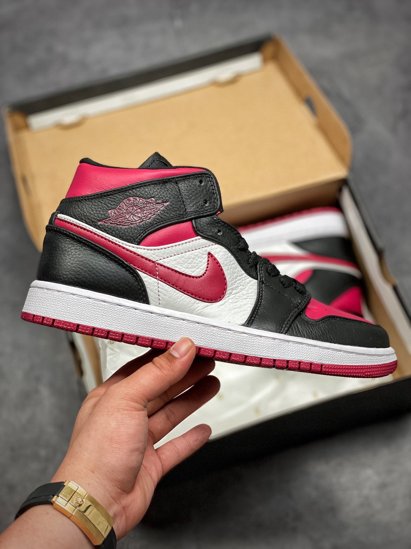 180 AJ1Mid 36-45 got 44.5 37 (6).jpg