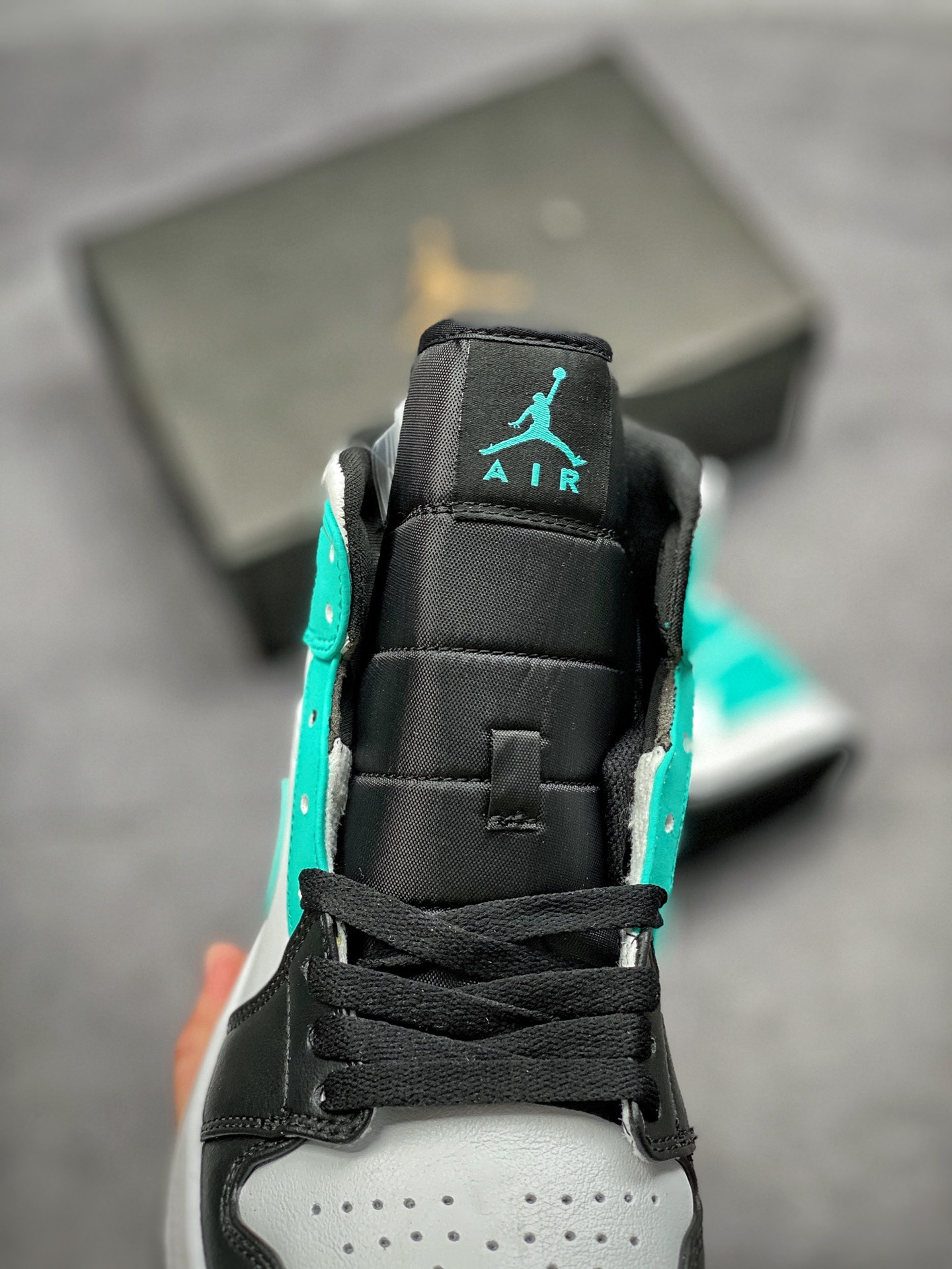 180 AJ1Mid 36-45 no 44.5 (6).jpg