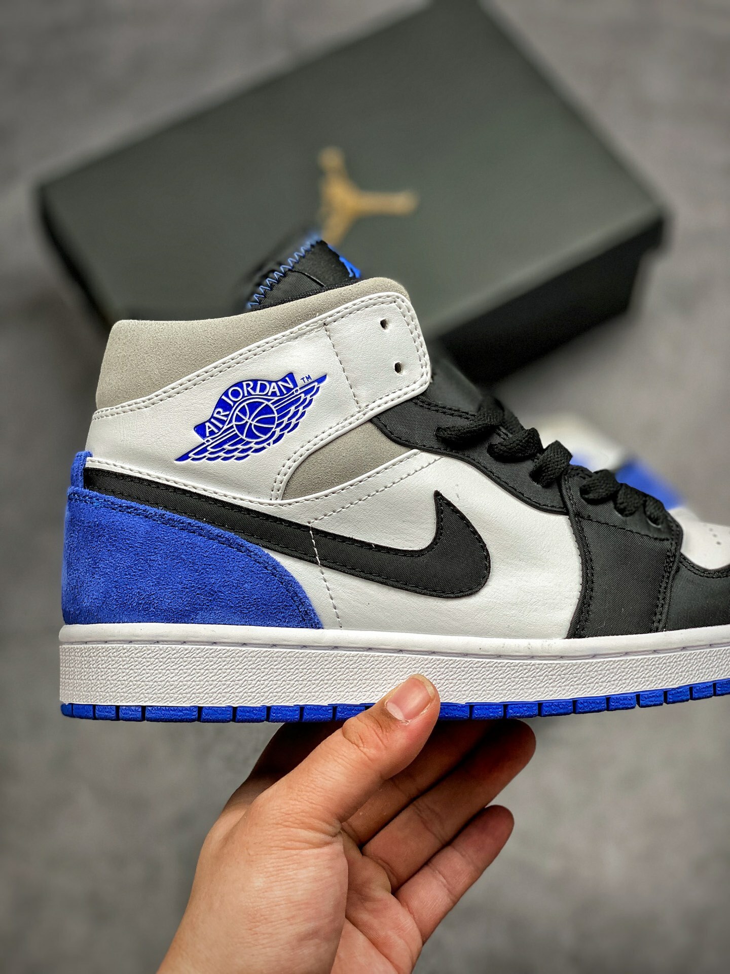 180 AJ1Mid 36-45 got 44.5 (13).jpg