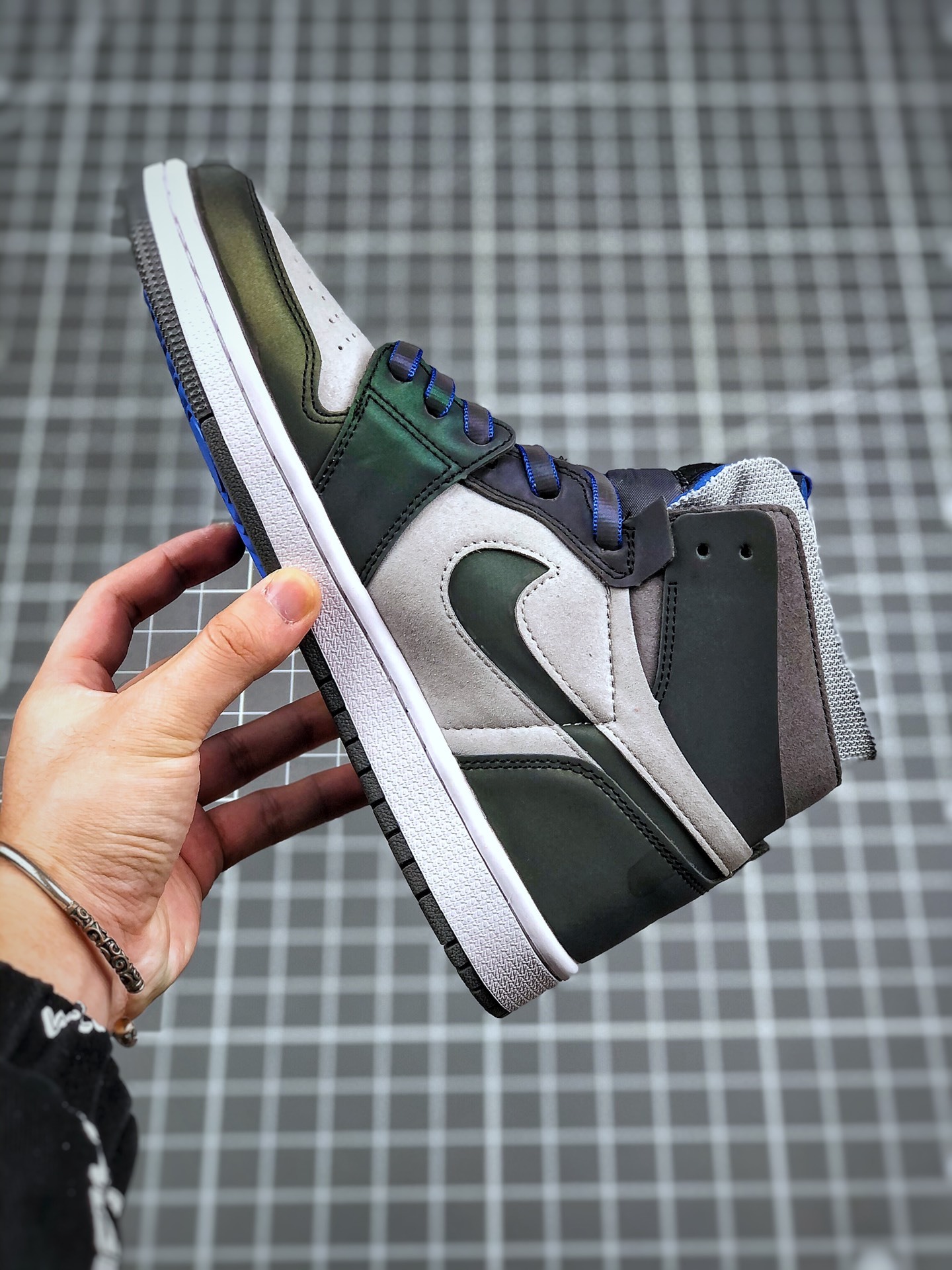 180 AJ1 36-45 Half (5).jpg
