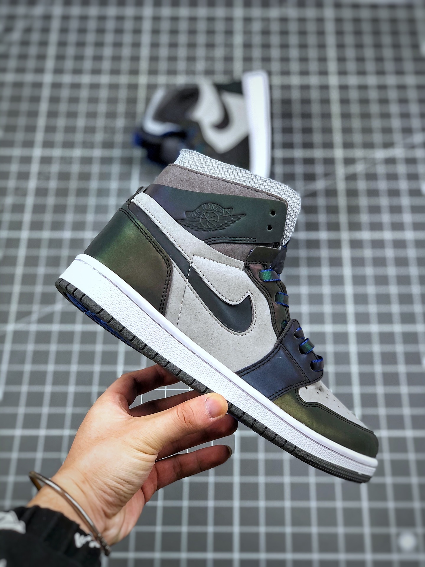 180 AJ1 36-45 Half (6).jpg