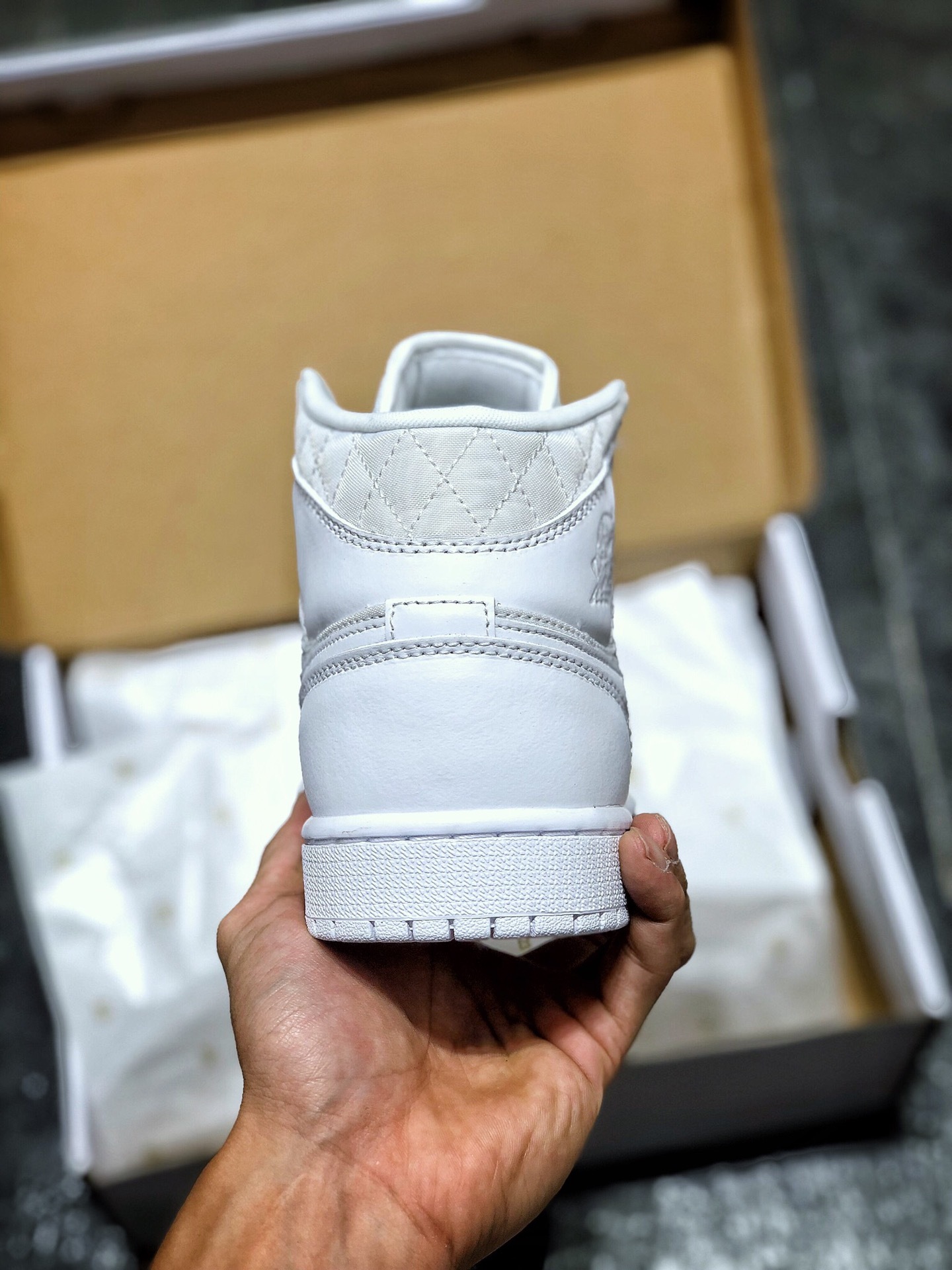 240 AJ1Mid Quilted White 36-45 no 44.5 (3).jpg