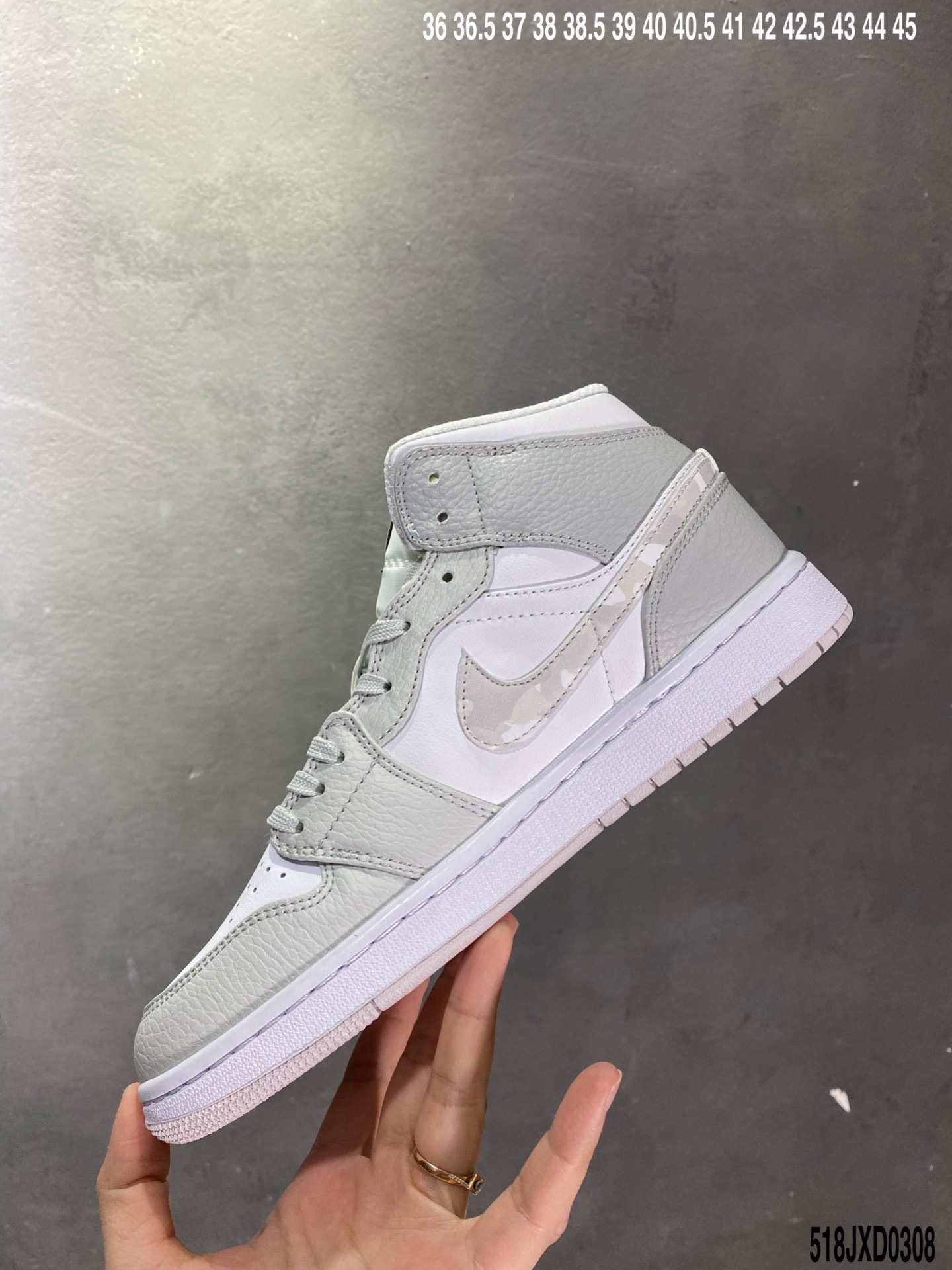 140 AJ1 mid 40-45 no44.5 (1).jpg