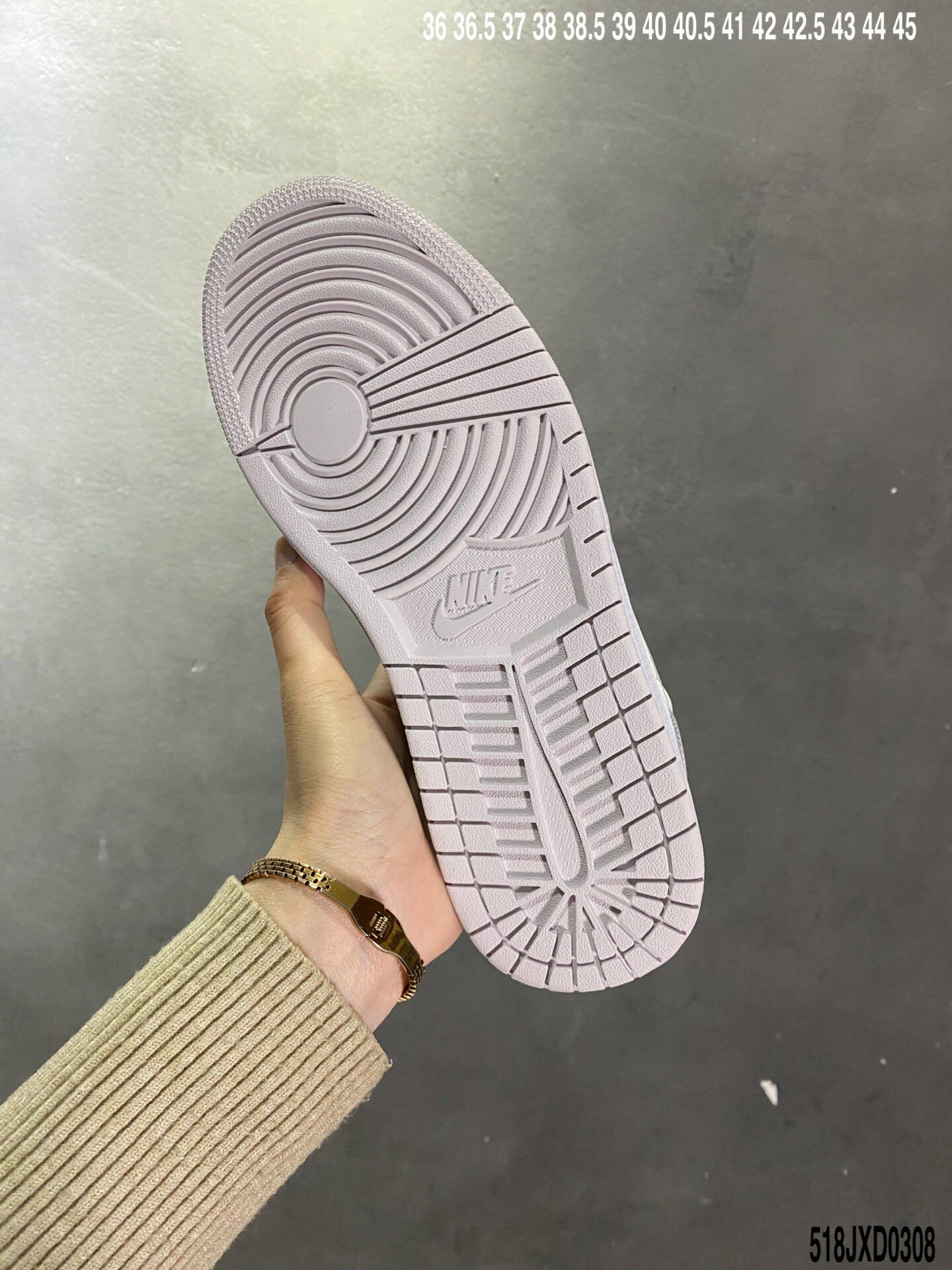 140 AJ1 mid 40-45 no44.5 (2).jpg