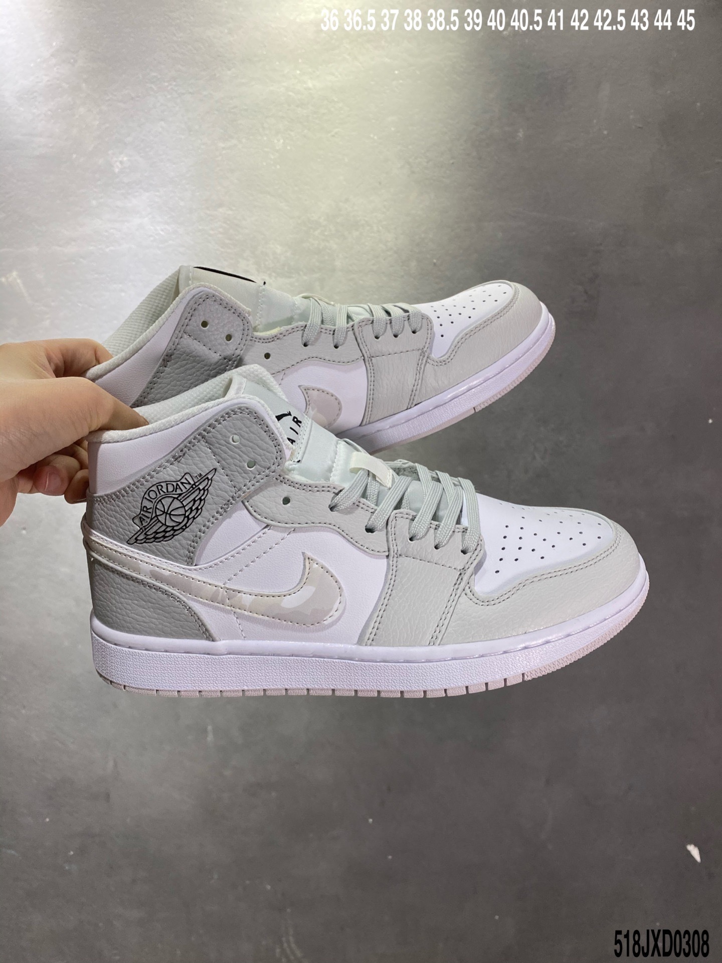 140 AJ1 mid 40-45 no44.5 (5).jpg