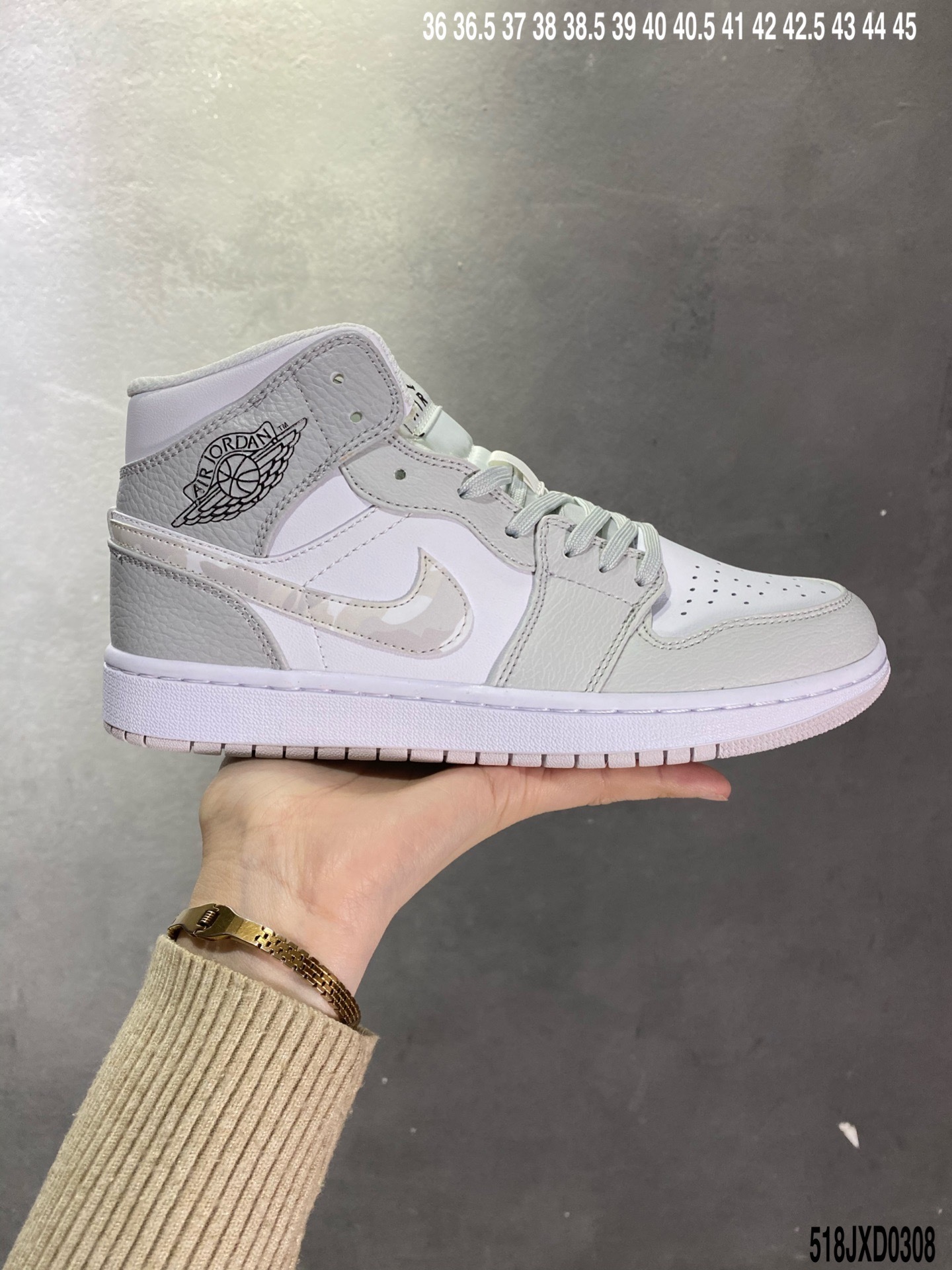 140 AJ1 mid 40-45 no44.5 (7).jpg