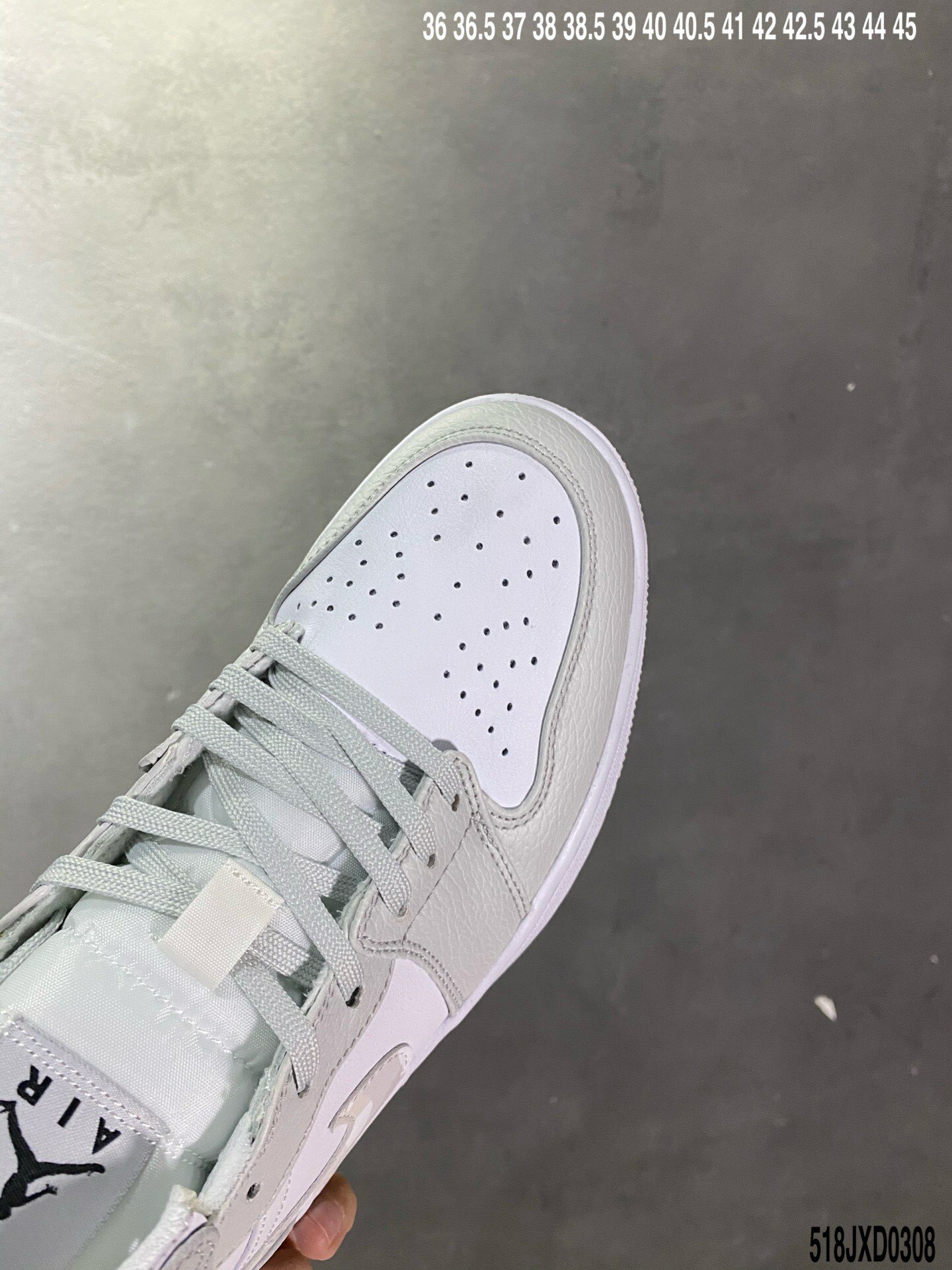 140 AJ1 mid 40-45 no44.5.jpg