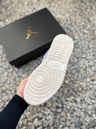 140 AJ1 mid 40-45 got 44.5 (6).jpg
