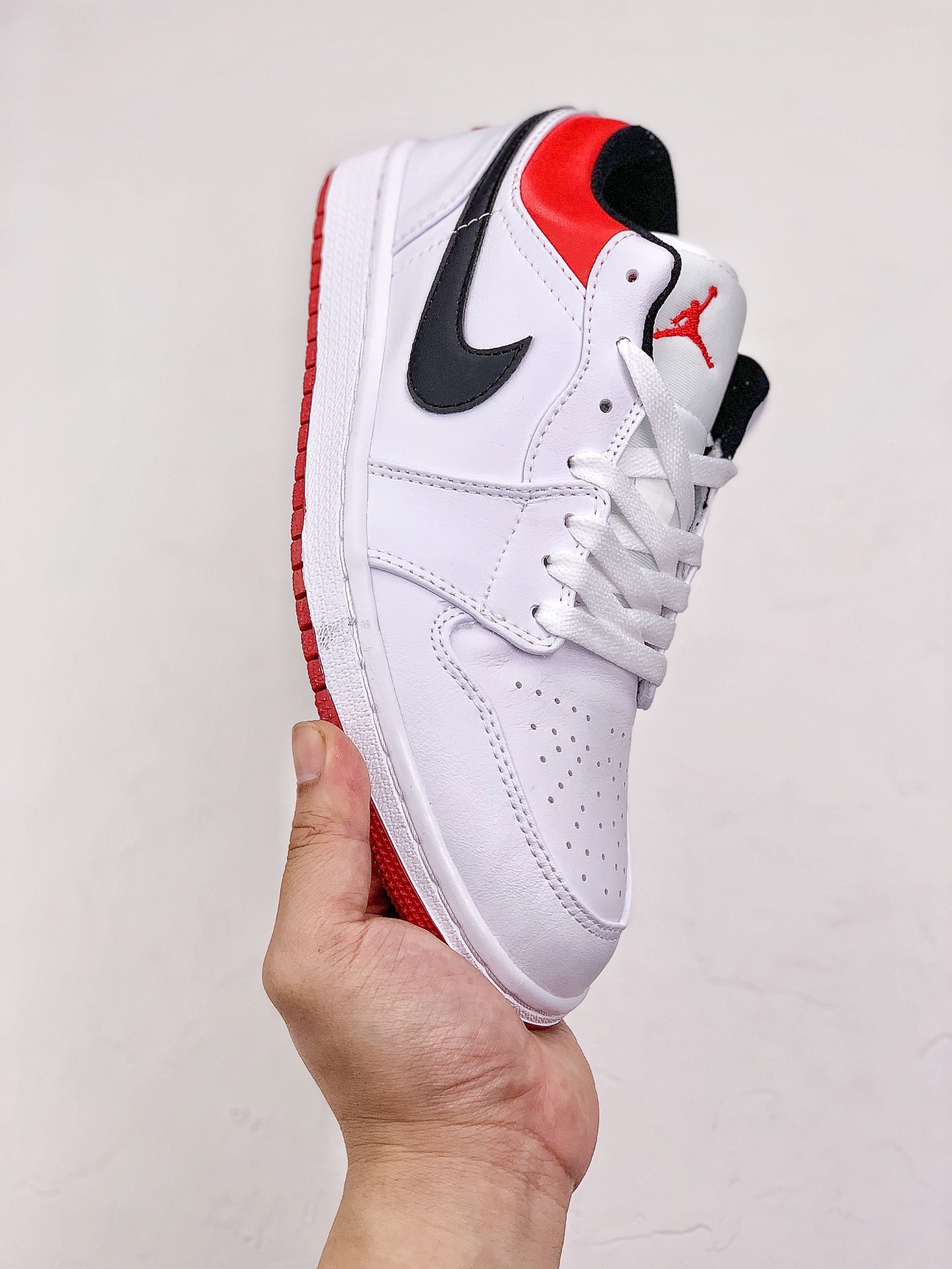 140 AJ1low 36-46 (1).jpg