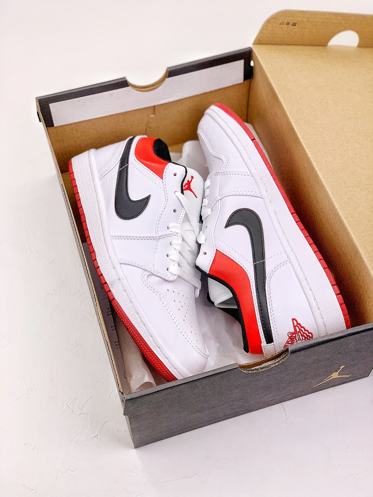 140 AJ1low 36-46 (3).jpg