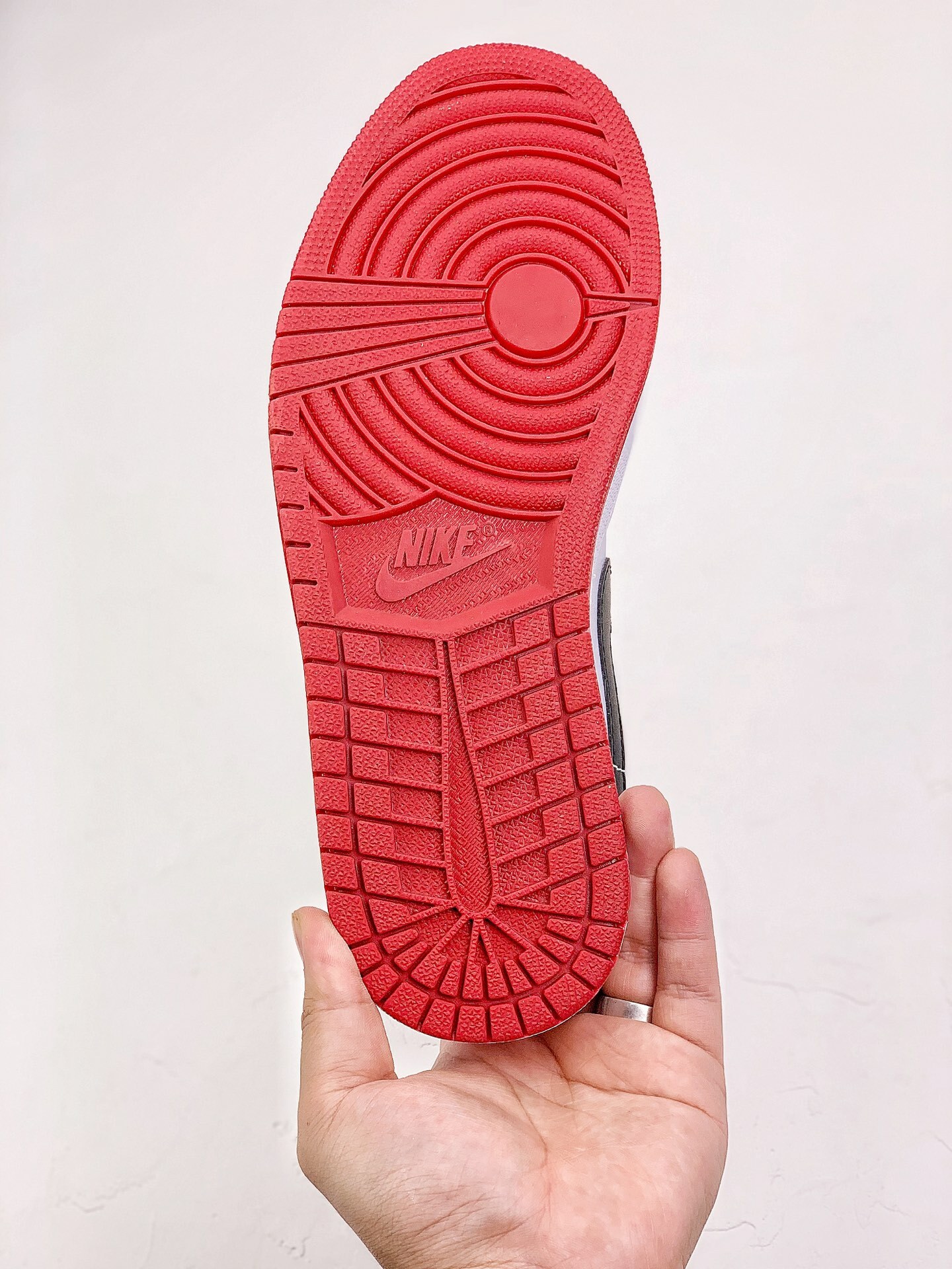 140 AJ1low 36-46 (5).jpg
