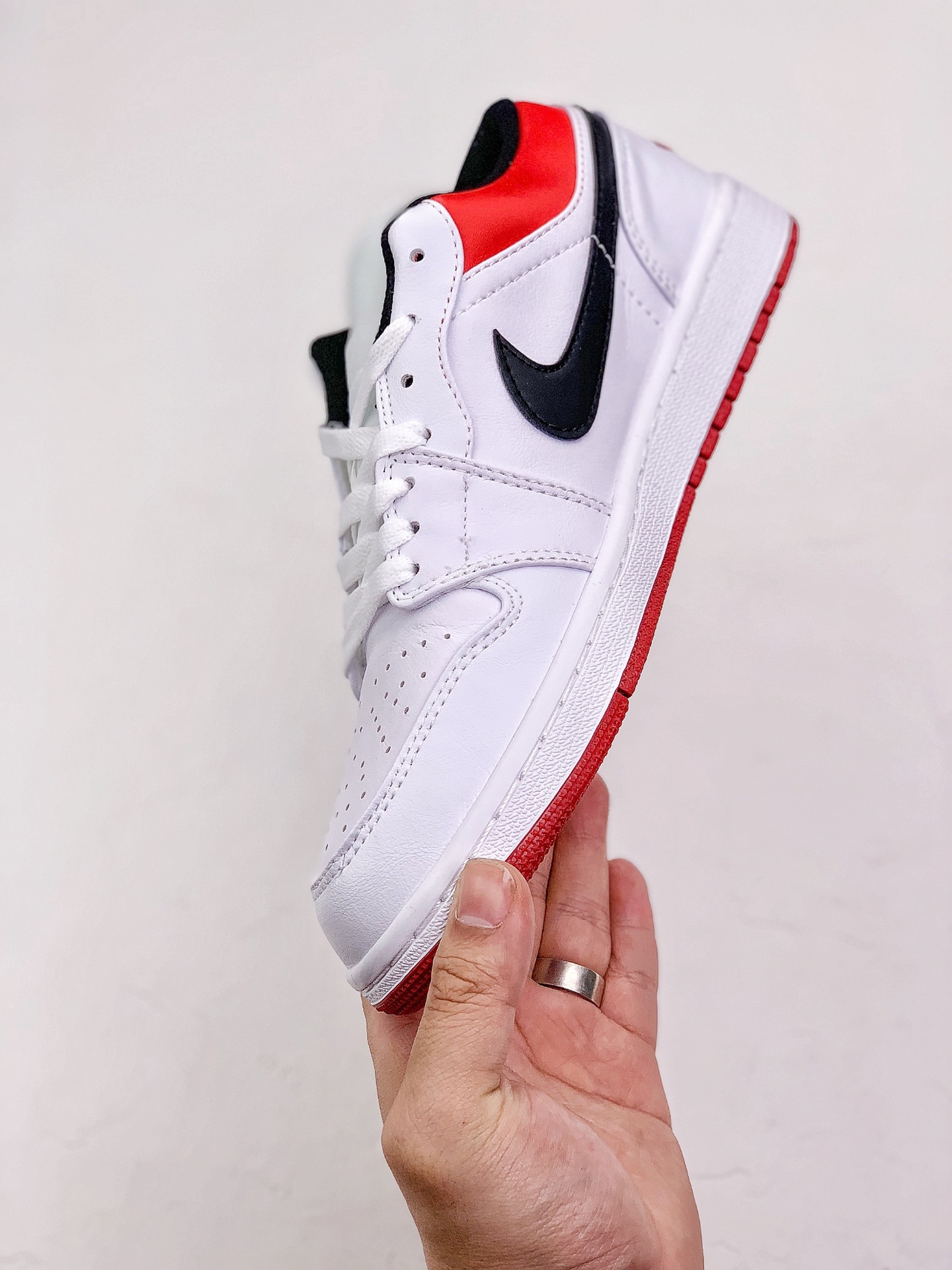140 AJ1low 36-46 (7).jpg