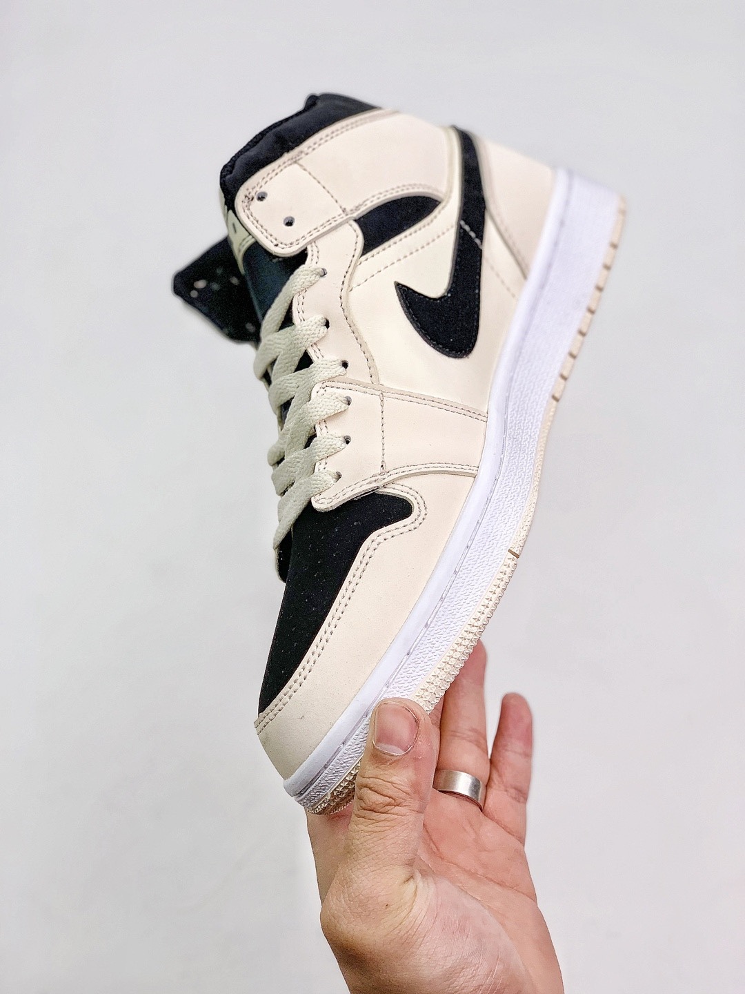 160 AJ1 Mid 36-45 (73).jpg